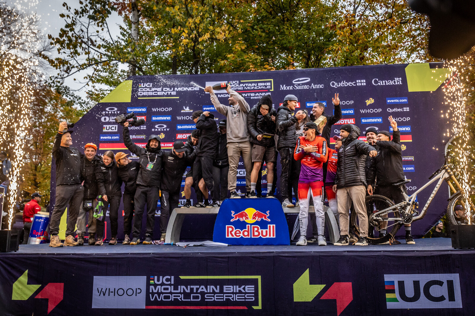 Overall team of the year%2C Commencal-MucOff